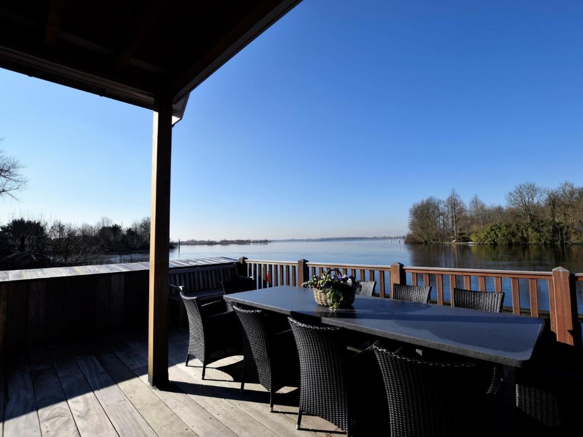 Luxurious Villa With Private Garden In Kaag Bagian luar foto