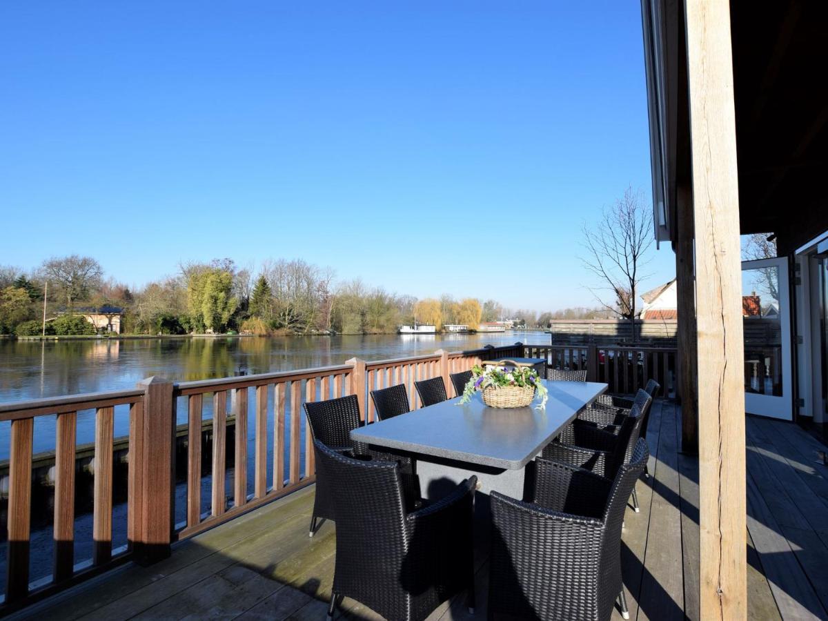 Luxurious Villa With Private Garden In Kaag Bagian luar foto